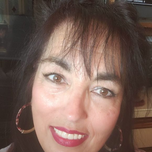 Meet your Posher, Karen - Picture 1 of 1